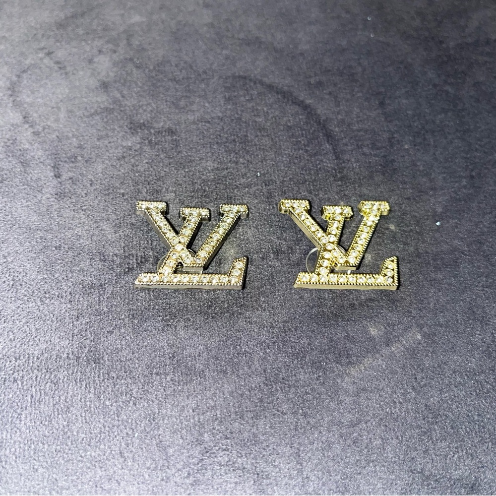 Luxury Bling Croc Charms. $3 per charm. 7 Charm Minimum per order.